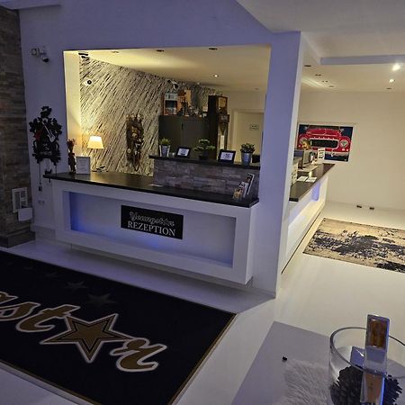 Designhotel Youngstar MHG Buitenkant foto