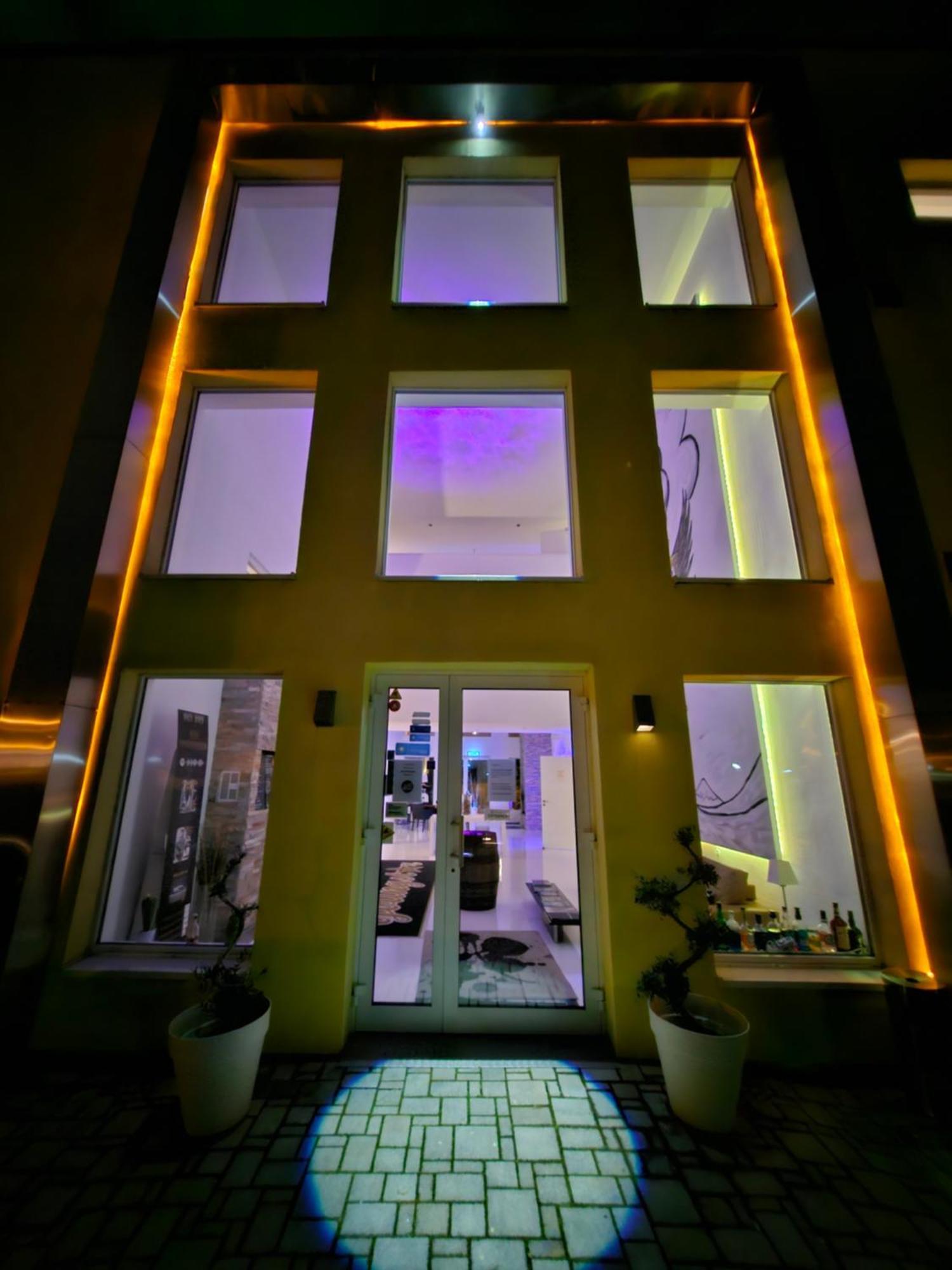 Designhotel Youngstar MHG Buitenkant foto