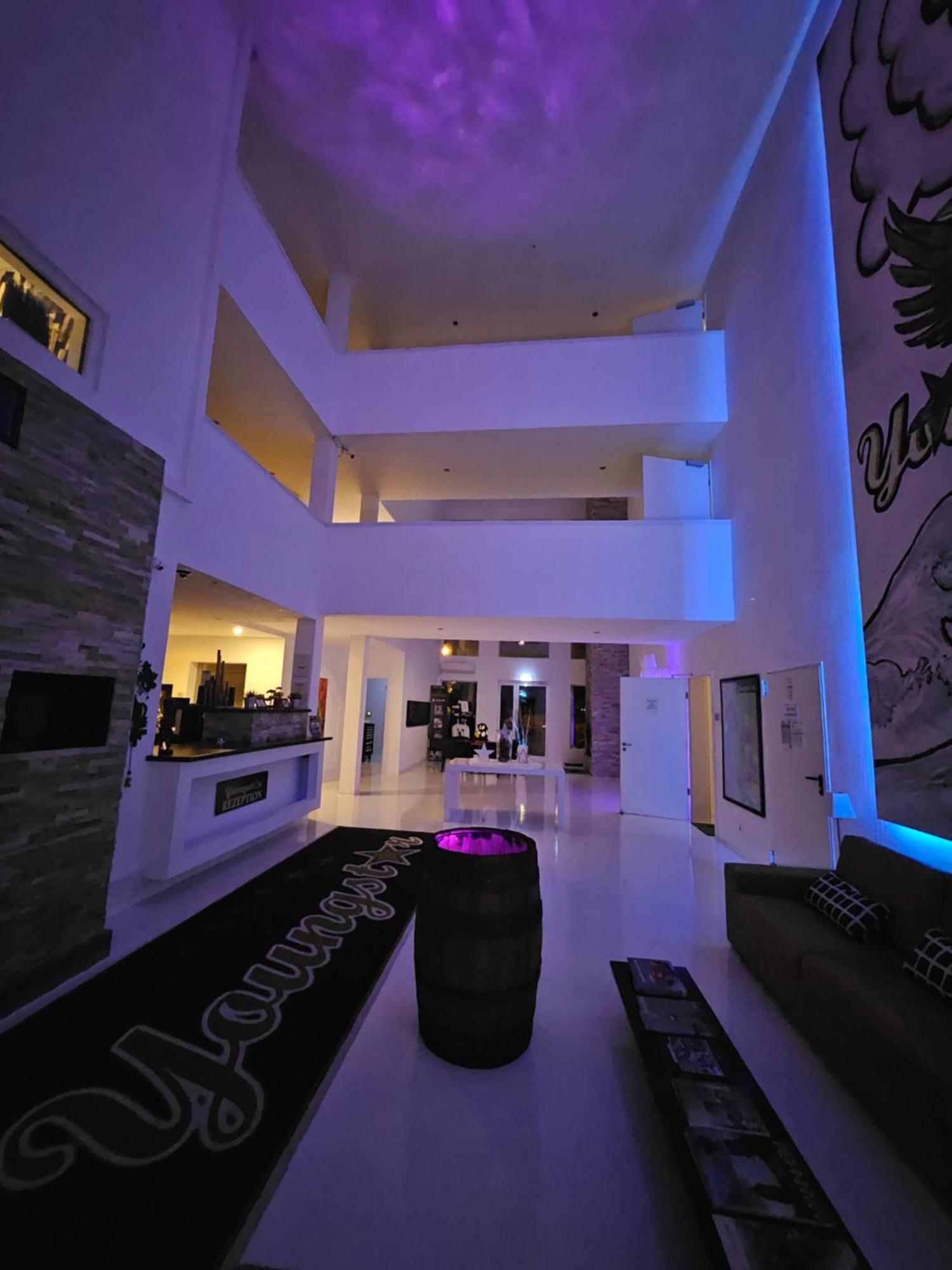 Designhotel Youngstar MHG Buitenkant foto