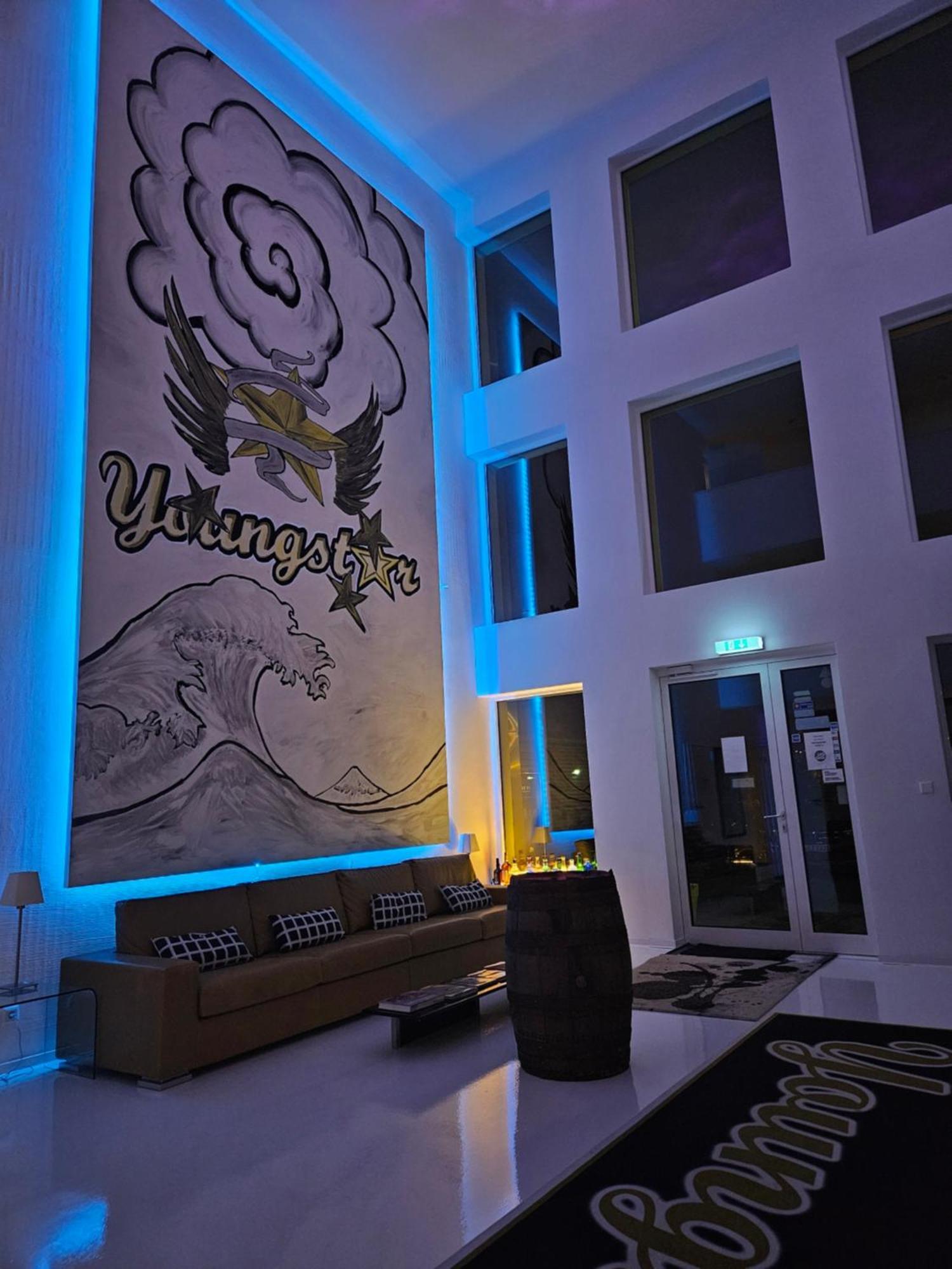 Designhotel Youngstar MHG Buitenkant foto