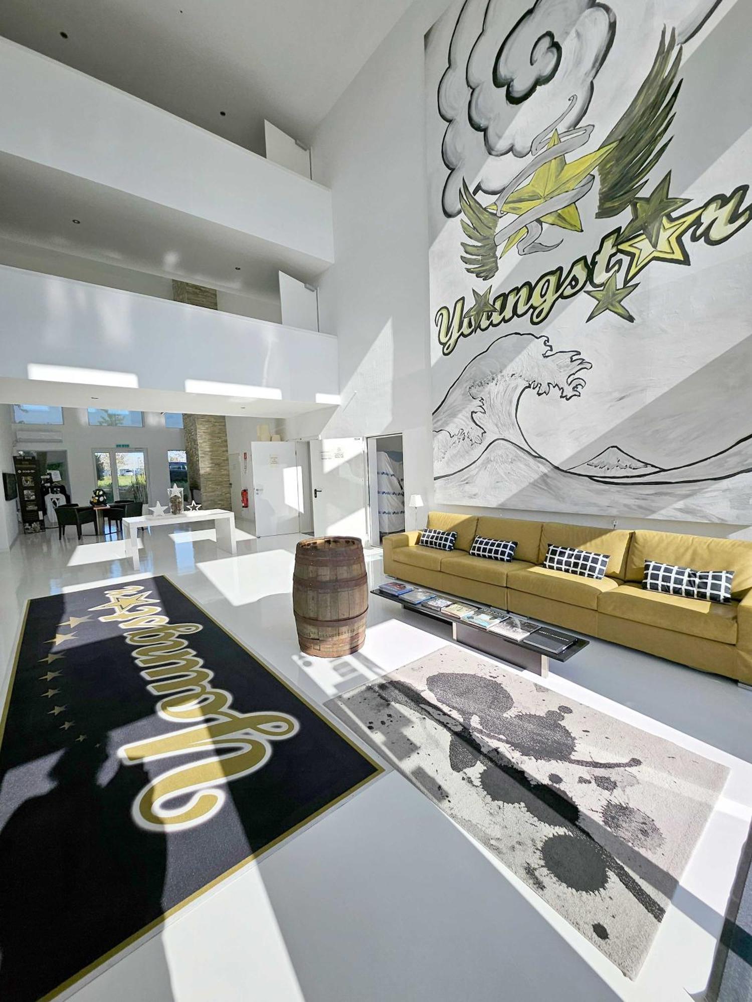 Designhotel Youngstar MHG Buitenkant foto
